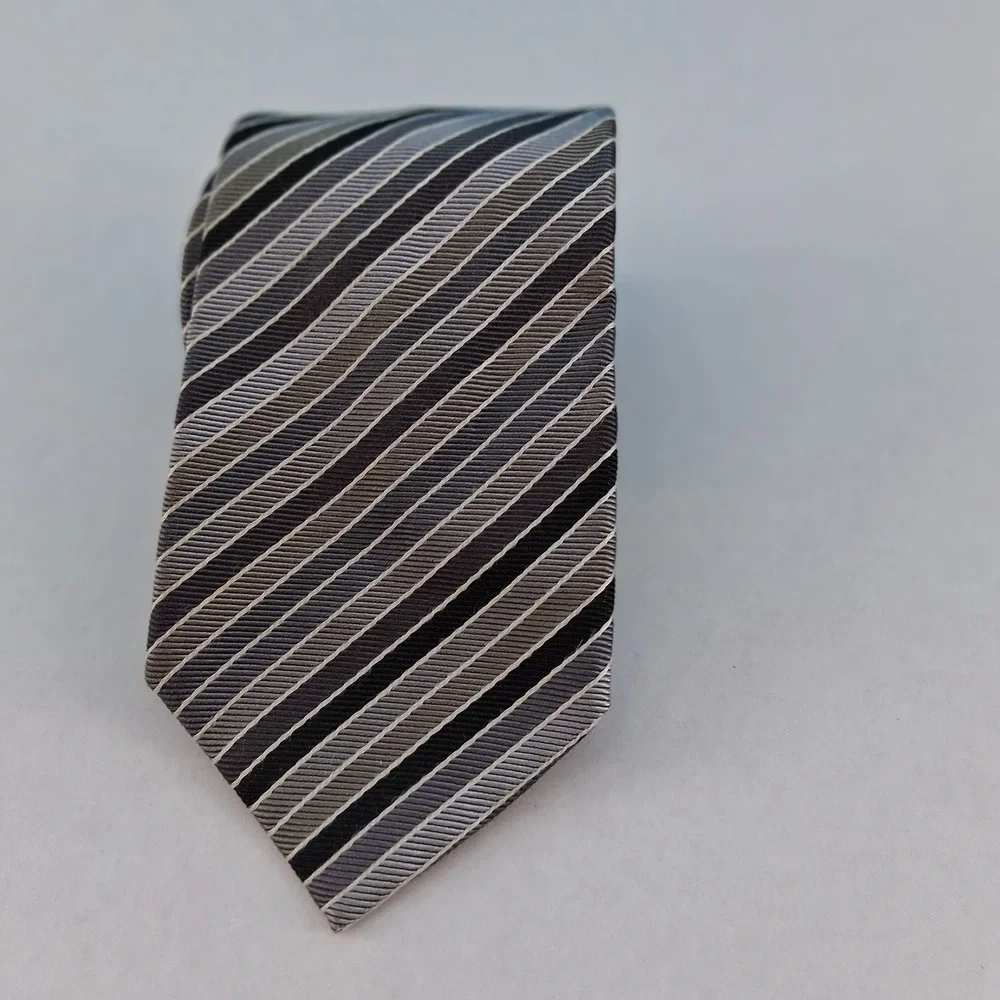 Charles Tyrwhitt Tie Mens OS Grey Striped Silk Classic Made in England Business - Picture 2 of 10